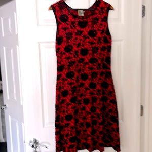 NWOT TAYLOR SLEEVELESS KNIT DRESS 💃🏻BLACK/RED FLORAL SIZE L